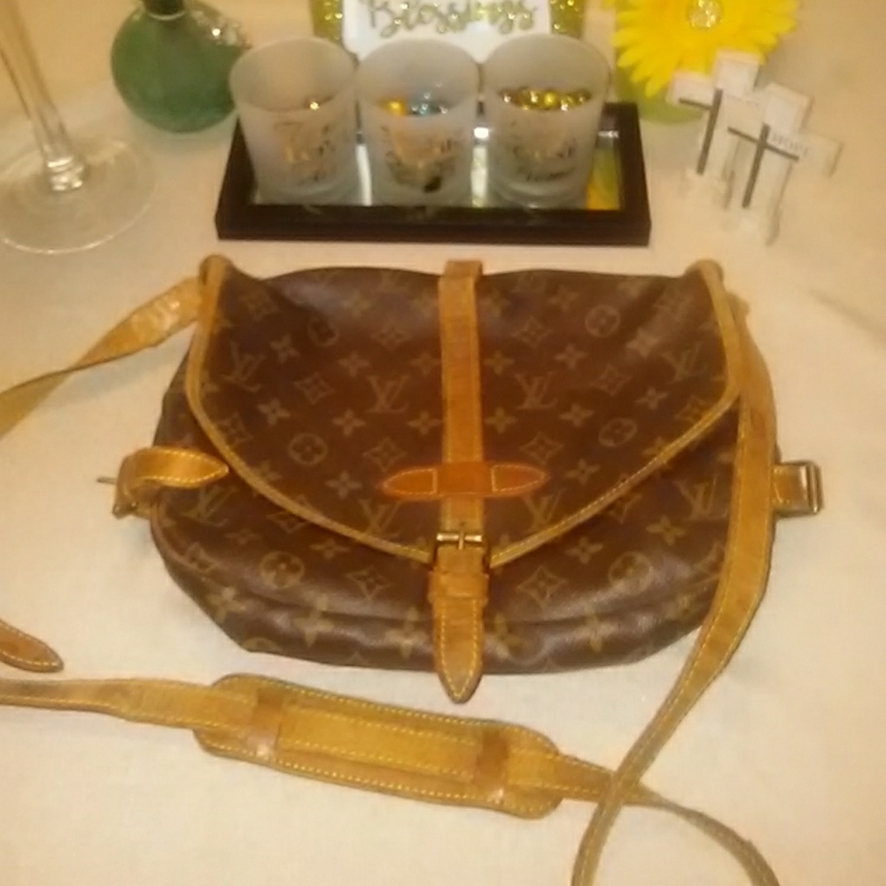 Louis Vuitton Saumur